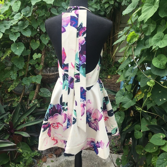 Luxxel open back, twirly skirt dress size M - Picture 3 of 9